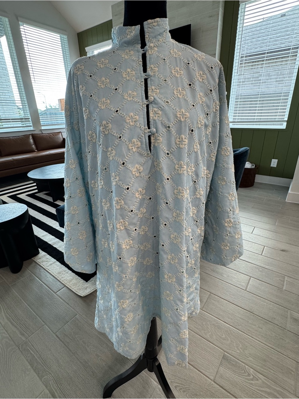 LA VIE STYLE HOUSE Blue Eyelet Bell Sleeve Kaftan One Size VGUC